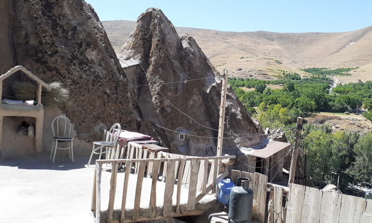 رزرو اقامتگاه بومگردی رضا