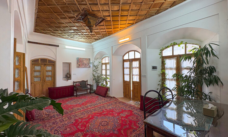 اقامتگاه سنتی عمارت ضیغمی واحد شاهنشین