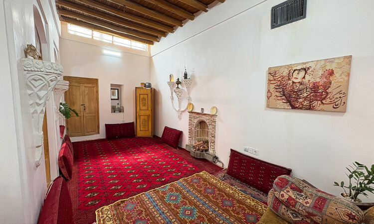 اقامتگاه سنتی عمارت ضیغمی واحد شاهنشین