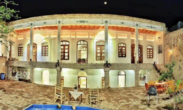 اقامتگاه سنتی عمارت ضیغمی واحد شاهنشین