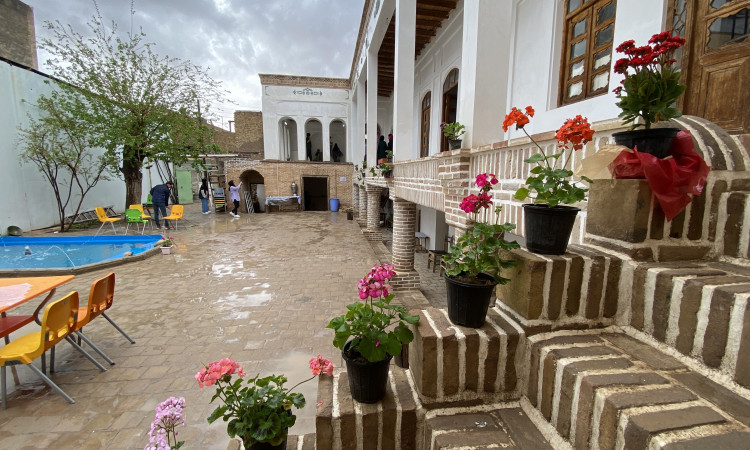 اقامتگاه سنتی عمارت ضیغمی واحد شاهنشین