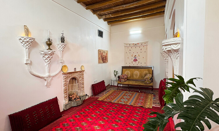 اقامتگاه سنتی عمارت ضیغمی واحد شاهنشین