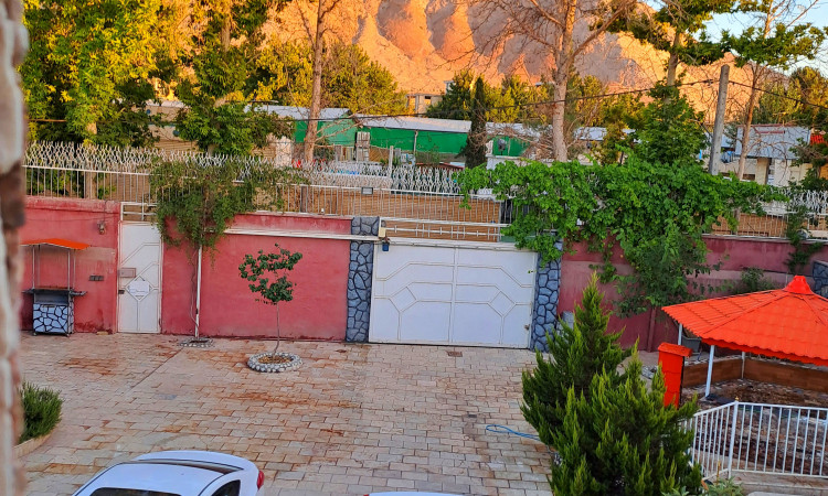 استئجار فيلا بمساحة 100 متر من ثلاث غرف نوم مع مسبح في إليروز