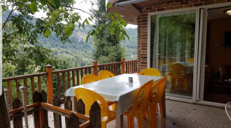 مجموعه کاشانه درفک - ویلای دوبلکس چتر قرمز