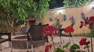 بومگردی خانه کاج واحد زمرد