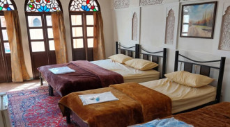 اقامتگاه و کافه سنتی صادقی اتاق دو پامنار