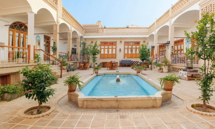 هتل سه سوک اتاق شاهنشین 105