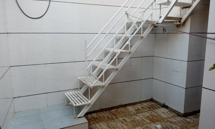 سویت تکخوابه دربستی حیاط دار ماه بانو