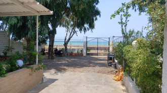 شقة بغرفة نوم واحدة على الشاطئ للإيجار مطلة على البحر