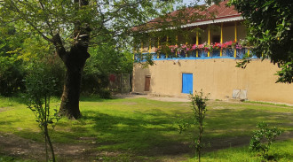 اقامتگاه جنگلی روستایی و سنتی خانه مادربزرگ