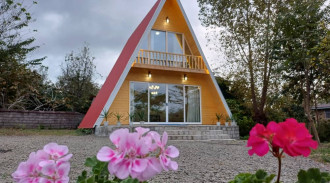 کلبه دوبلکس سوئیسی 2 خوابه سرسبز نیک