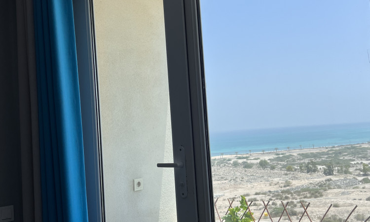 آپارتمان یک خوابه ساحلی با دید دریا (طبقه 8)