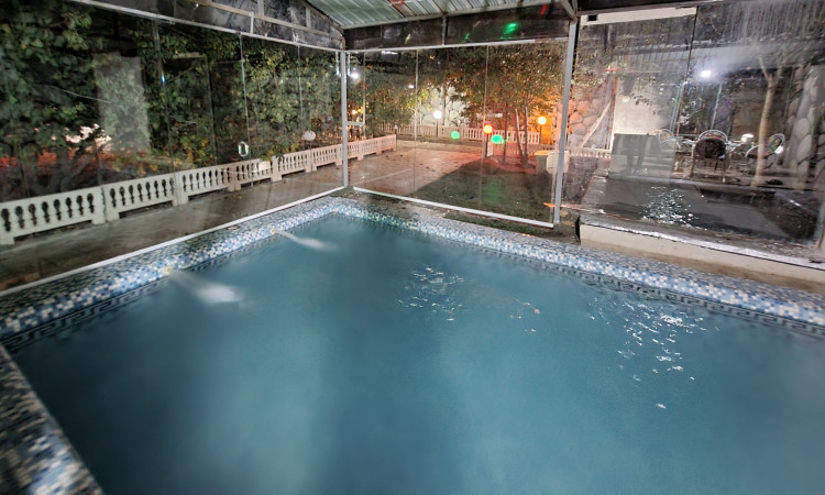 باغ ویلا با استخر آب گرم چهارفصل