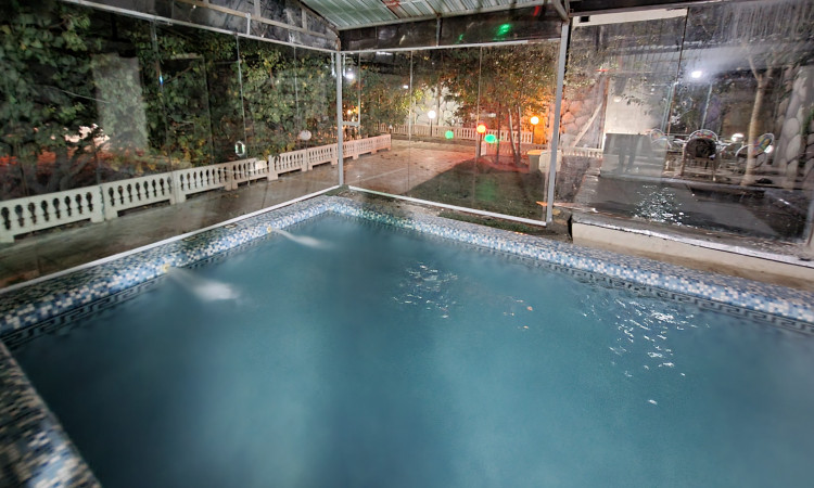 باغ ویلا با استخر آب گرم چهارفصل