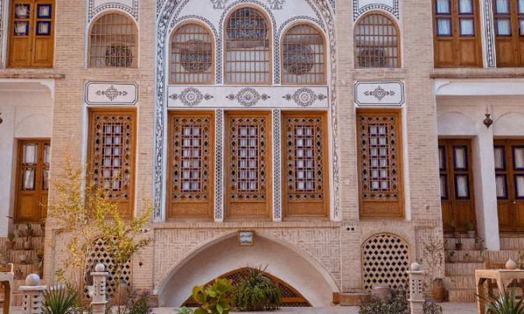 اتاق 5 تخته فاطیما(سرویس و حمام اختصاصی خارج از اتاق)
