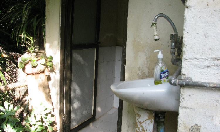 خانه مادر بزرگه (اتاق 2)