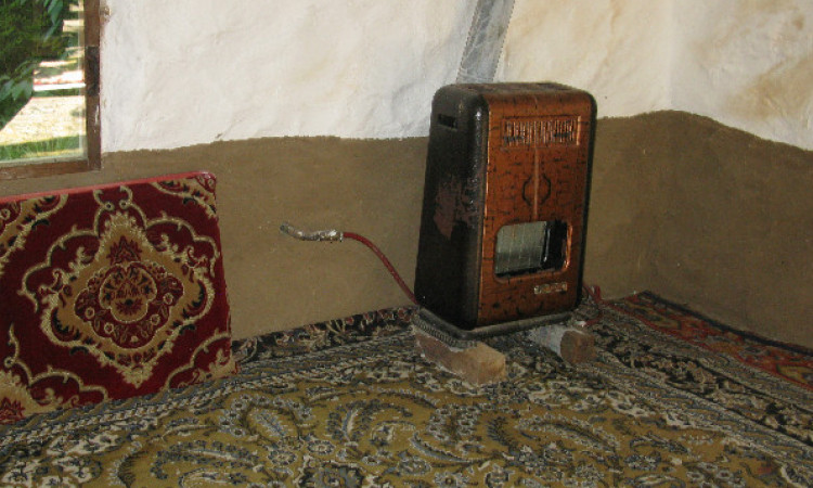 خانه مادر بزرگه (اتاق 1 )