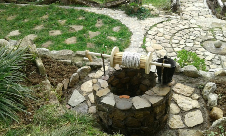 خانه مادر بزرگه (اتاق 1 )