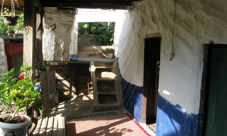 خانه مادر بزرگه (اتاق 1 )