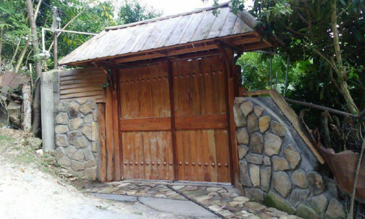 خانه مادر بزرگه (اتاق 1 )