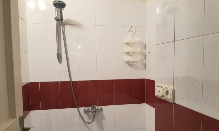 آپارتمان دوخوابه مبله خیابان آزادی تمیز