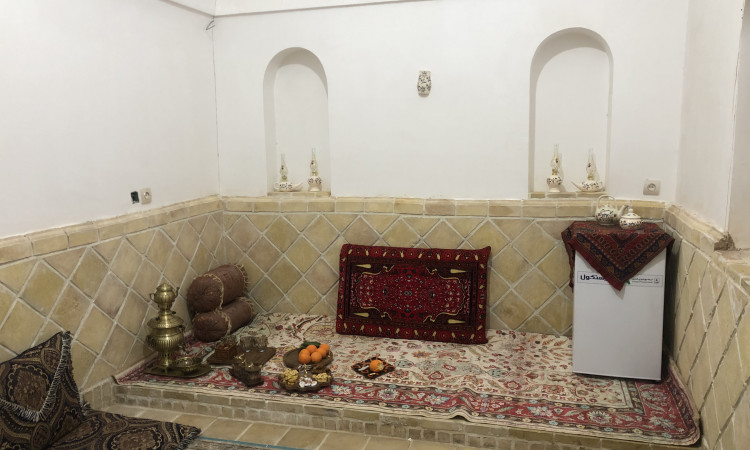 رزرو اقامتگاه بومگردی طُرفه( اتاق قالی)