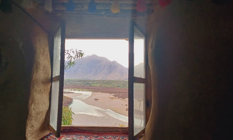 رزرو بومگردی دشت سوسن (اتاق کارون)با صبحانه
