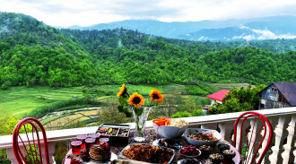 ویلای روستایی نوساز مشرف به رودخانه و جنگل در لفور