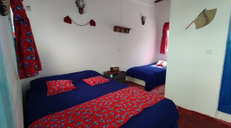 رزرو بوم‌گردی ساسنگ اتاق سرخدار