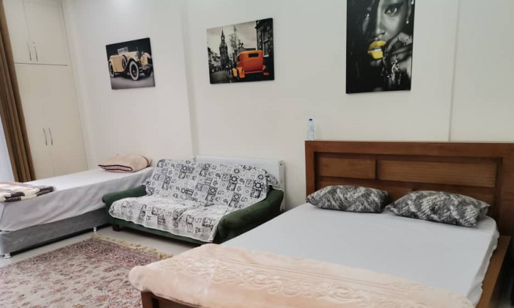 اقامتگاه در گرمدره سوئیت زنبق 3