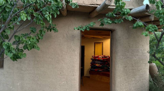 رزرو بومگردی 2نفره اورس با تخت سنتی