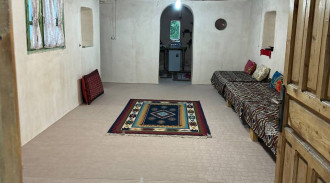 رزرو بومگردی 5نفره اورس با تخت سنتی