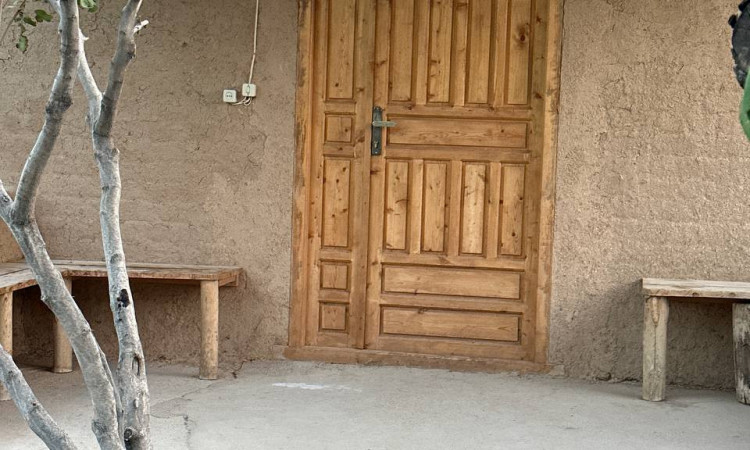 رزرو بومگردی 5نفره اورس با تخت سنتی