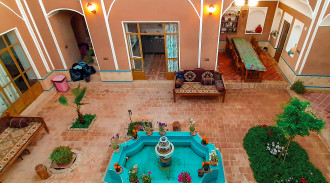 اجاره اتاق شماره 1 اقامتگاه سنتی حافظ ورزنه(سه تخته)