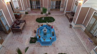 اجاره اتاق شماره 2 اقامتگاه سنتی حافظ ورزنه(دوتخته)