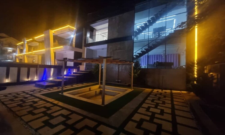 110 فيلا حديثة فاخرة للإيجار