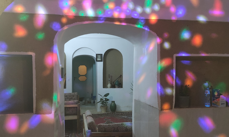 سكن الماء والنار البيئي، غرفة رقم 104