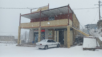 بوم گردی لرستان در کنار آبشار گریت