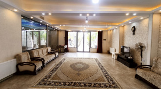 حديقة الفيلا في خوشنام فرديس كرج