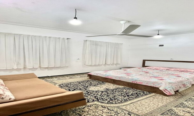 احجز فيلا من غرفتي نوم مطلة على غابة الفستق