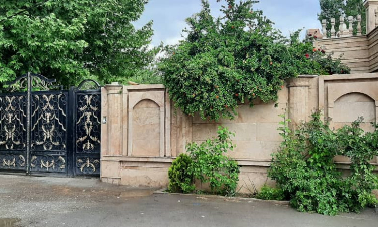 اجاره ویلا استخردار در باغ بهادران صادق اباد