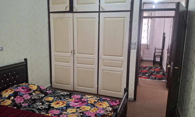 اجاره آپارتمان دو خوابه نزدیک دریاچه (طبقه دوم)