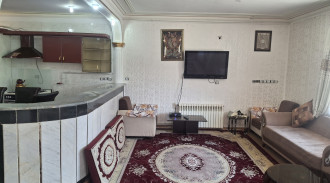 اجاره آپارتمان دو خوابه نزدیک دریاچه (طبقه دوم)