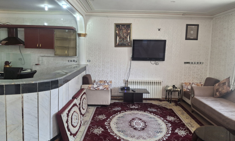 اجاره آپارتمان دو خوابه نزدیک دریاچه (طبقه دوم)