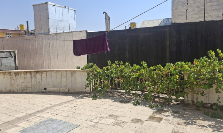 اجاره آپارتمان دو خوابه نزدیک دریاچه (طبقه دوم)