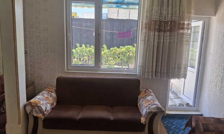 اجاره آپارتمان دو خوابه نزدیک دریاچه (طبقه دوم)