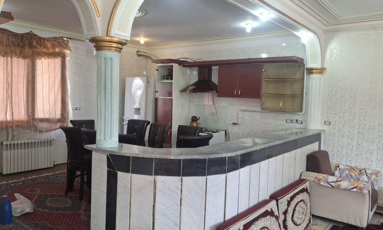 اجاره آپارتمان دو خوابه نزدیک دریاچه (طبقه دوم)