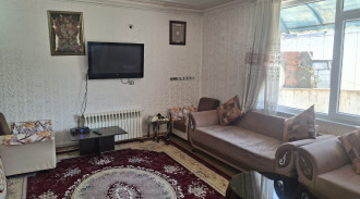 اجاره آپارتمان دو خوابه نزدیک دریاچه (طبقه دوم)