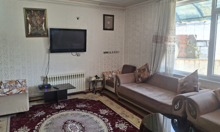 اجاره آپارتمان دو خوابه نزدیک دریاچه (طبقه دوم)