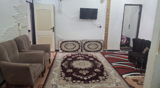 اجاره آپارتمان دوخوابه نزدیک دریاچه همکف